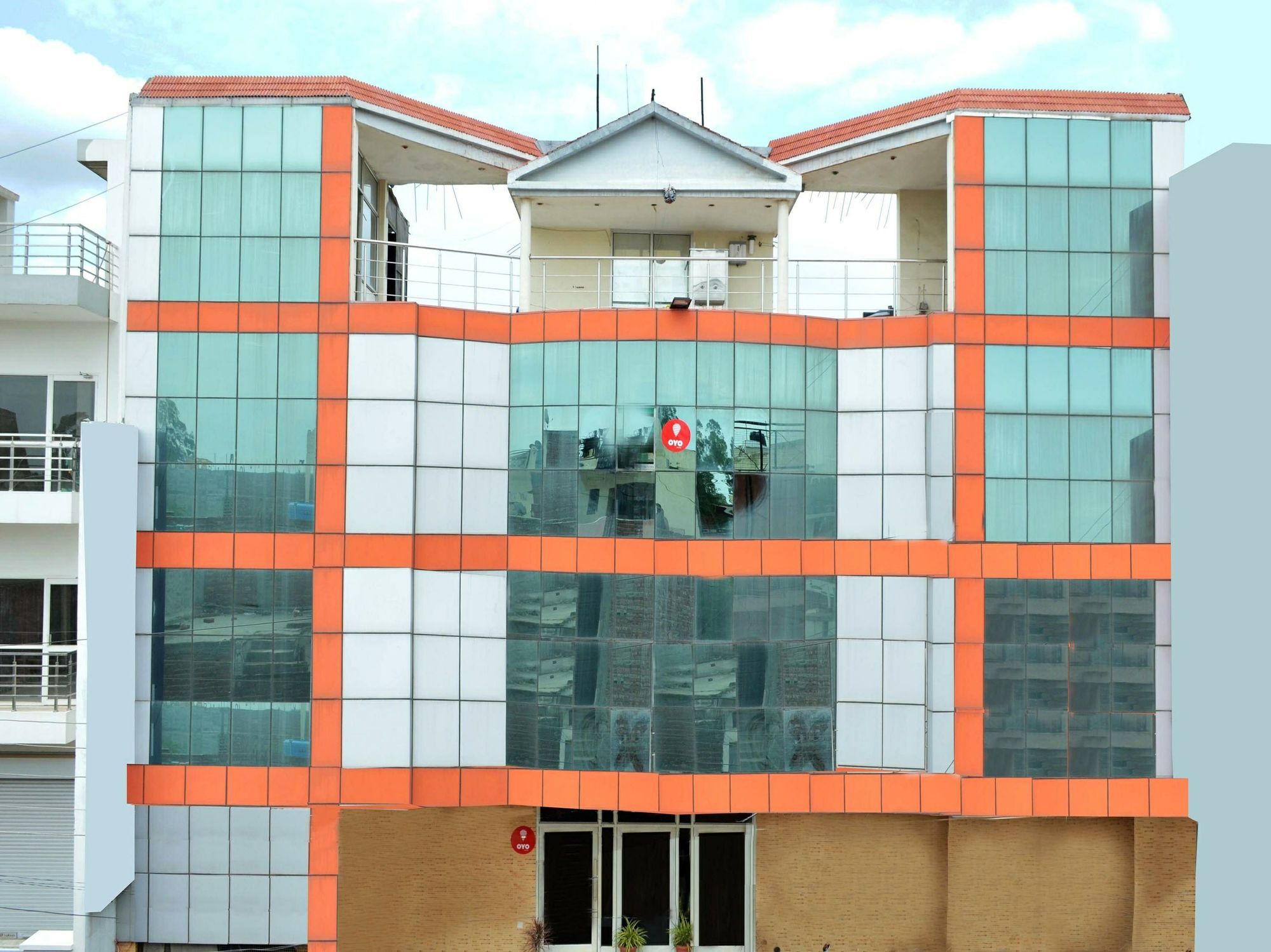 Oyo 6463 Hotel Dove Chandīgarh Zewnętrze zdjęcie